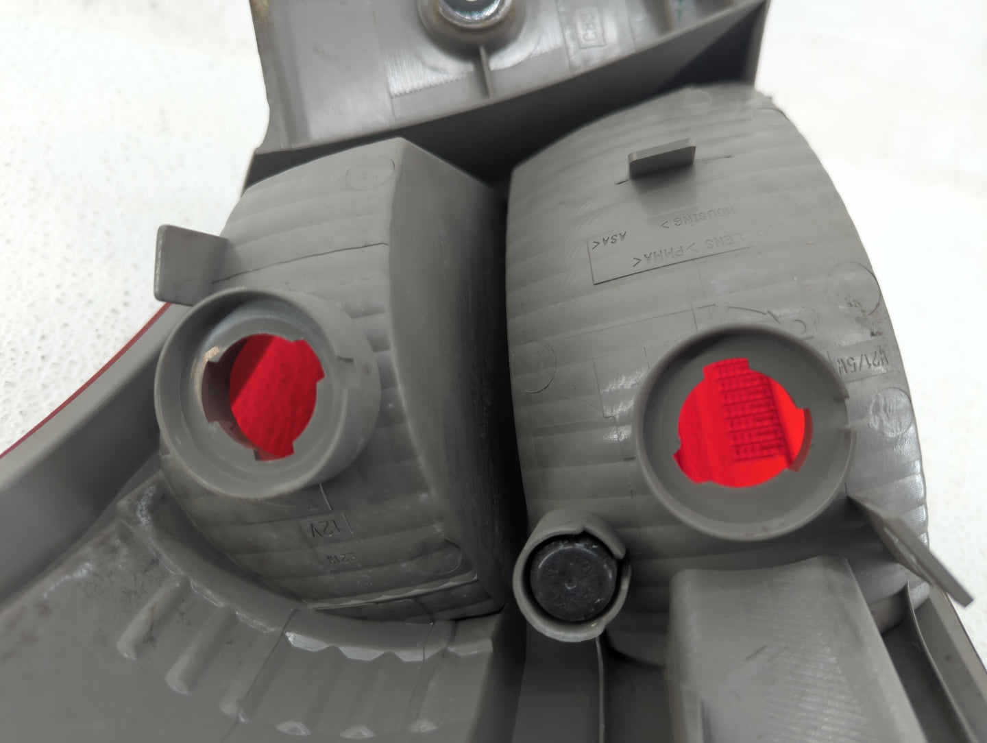 2008-2015 Nissan Rogue Tail Light Assembly Passenger Right OEM P/N:92403-E80 92405-3R510 Fits OEM Used Auto Parts - Oemuseda