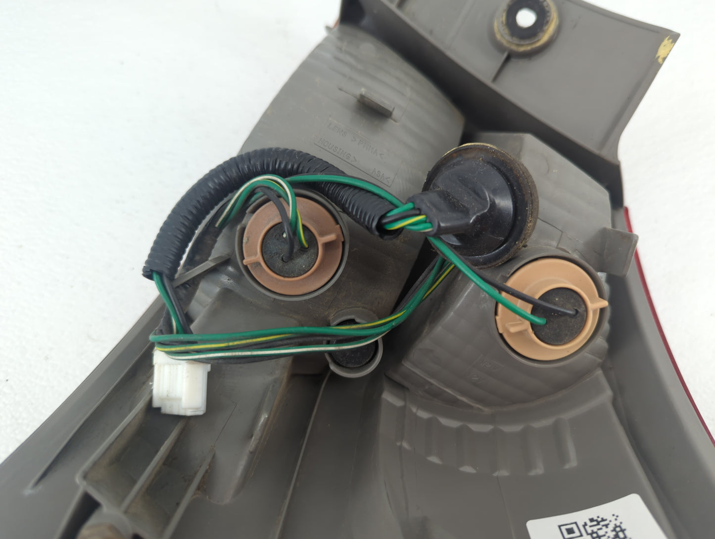 2008-2015 Nissan Rogue Tail Light Assembly Driver Left OEM Fits Fits 2008 2009 2010 2011 2012 2013 2014 2015 OEM Used Auto P