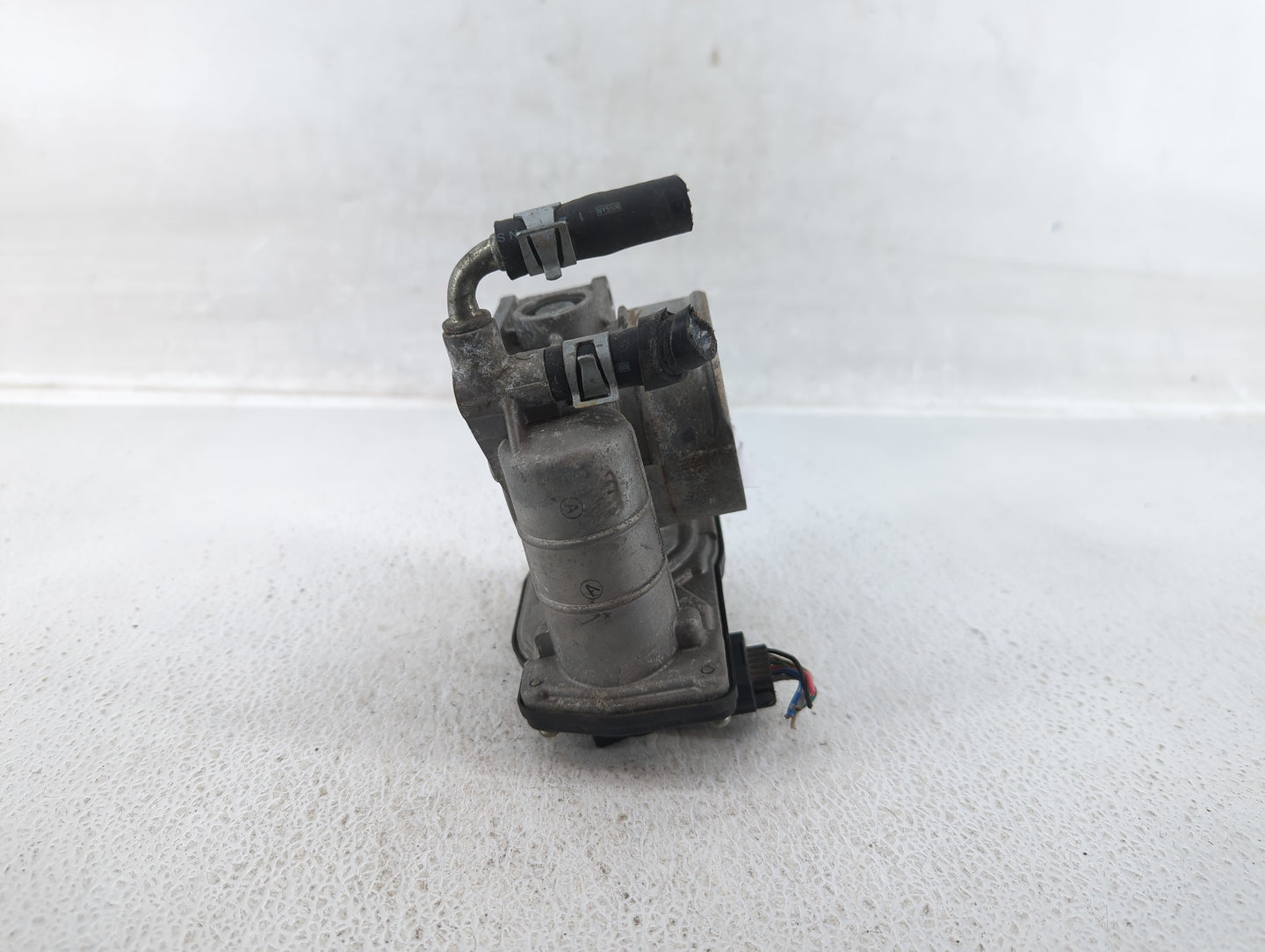 2011-2015 Nissan Rogue Throttle Body P/N:RME60-15 Fits Fits 2011 2012 2013 2014 2015 OEM Used Auto Parts - Oemusedautoparts1