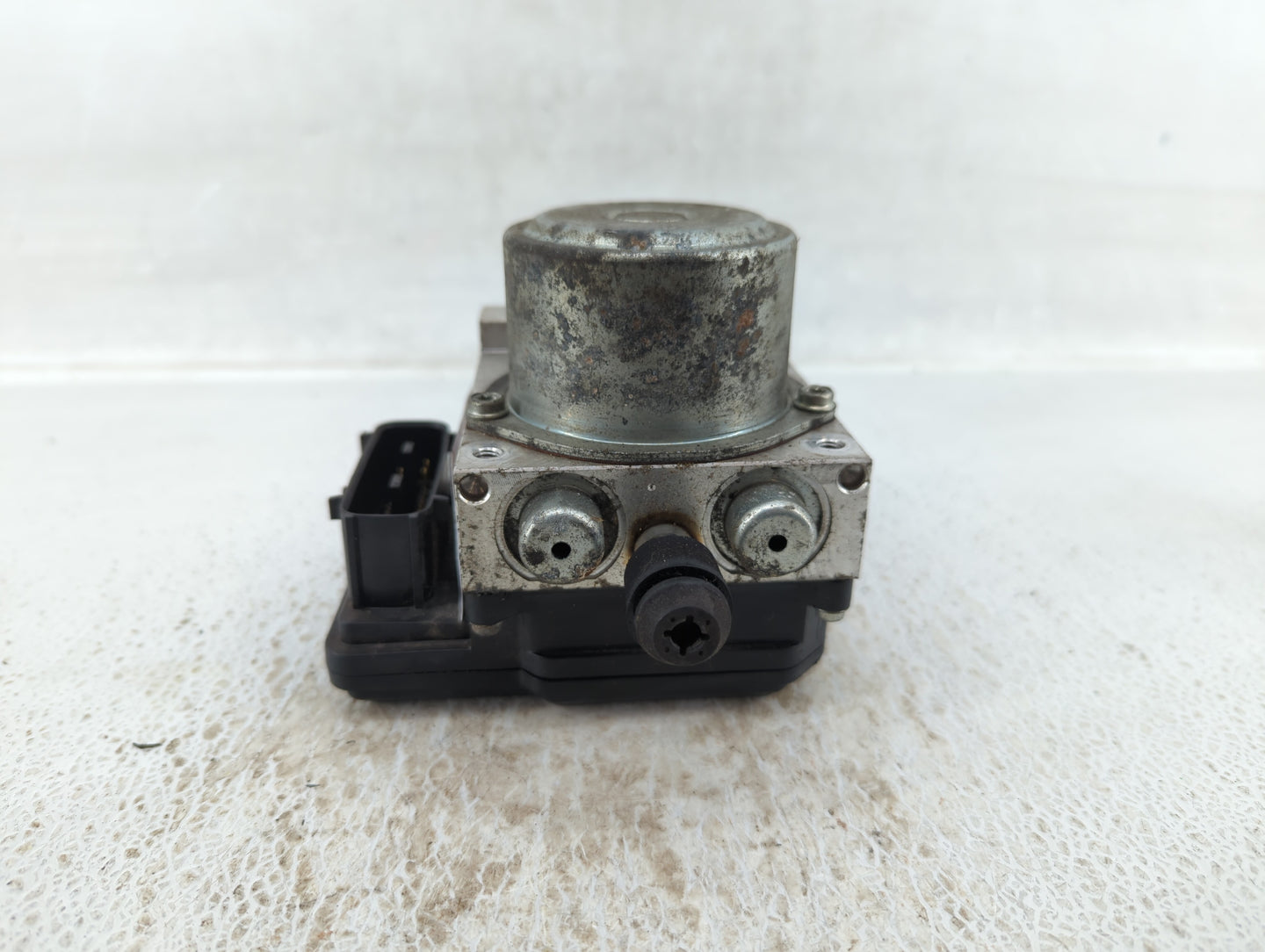 2012-2015 Nissan Rogue ABS Pump Control Module Replacement P/N:TD8405 Fits Fits 2012 2013 2014 2015 OEM Used Auto Parts - Oe