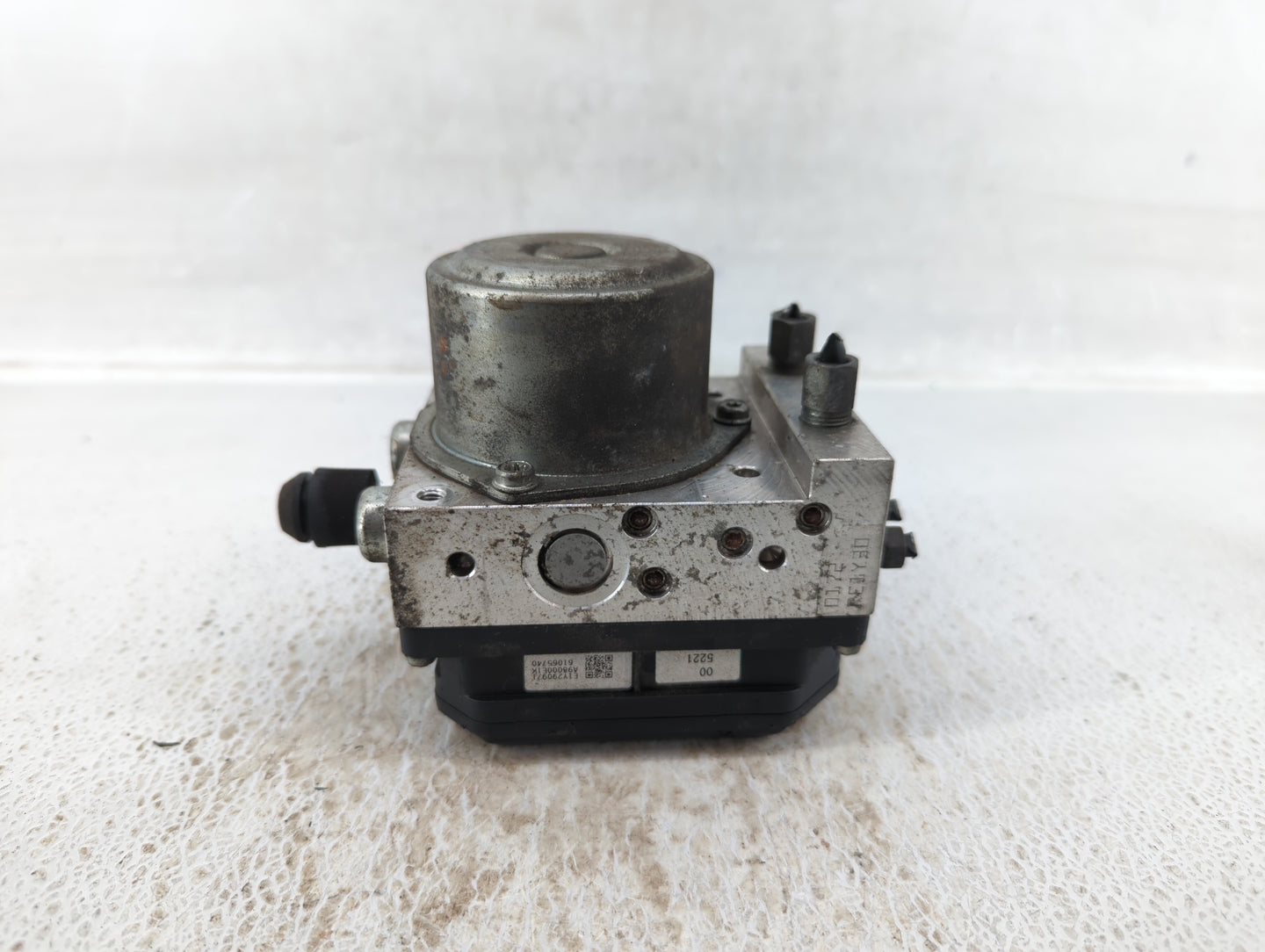 2012-2015 Nissan Rogue ABS Pump Control Module Replacement P/N:TD8405 Fits Fits 2012 2013 2014 2015 OEM Used Auto Parts - Oe