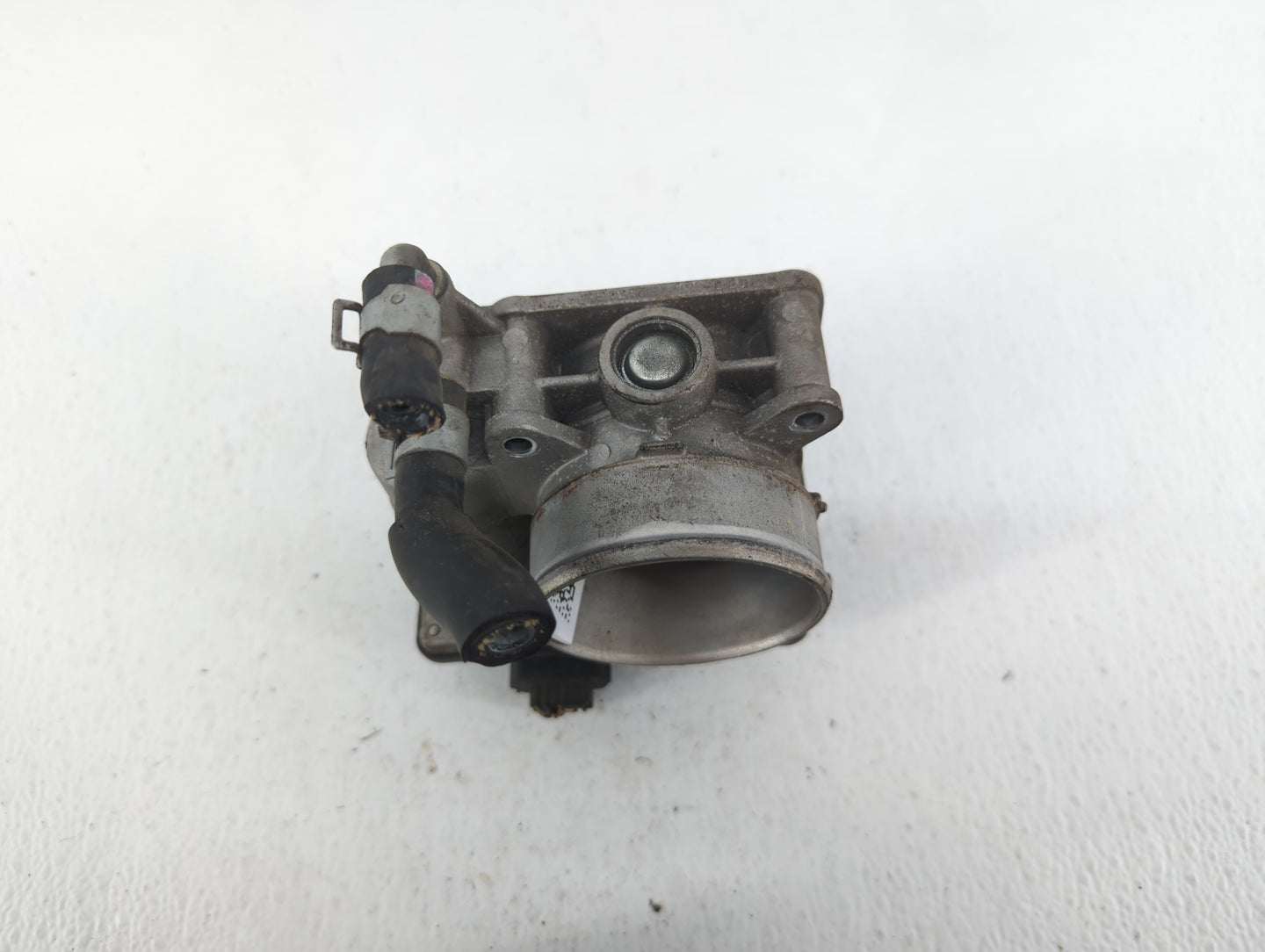 2011-2015 Nissan Rogue Throttle Body P/N:RME60-15 Fits Fits 2011 2012 2013 2014 2015 OEM Used Auto Parts - Oemusedautoparts1