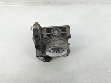 2011-2015 Nissan Rogue Throttle Body P/N:RME60-15 Fits Fits 2011 2012 2013 2014 2015 OEM Used Auto Parts