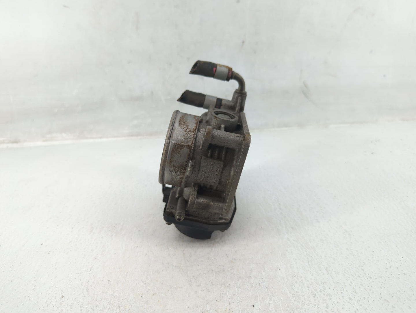 2011-2015 Nissan Rogue Throttle Body P/N:RME60-15 Fits Fits 2011 2012 2013 2014 2015 OEM Used Auto Parts - Oemusedautoparts1