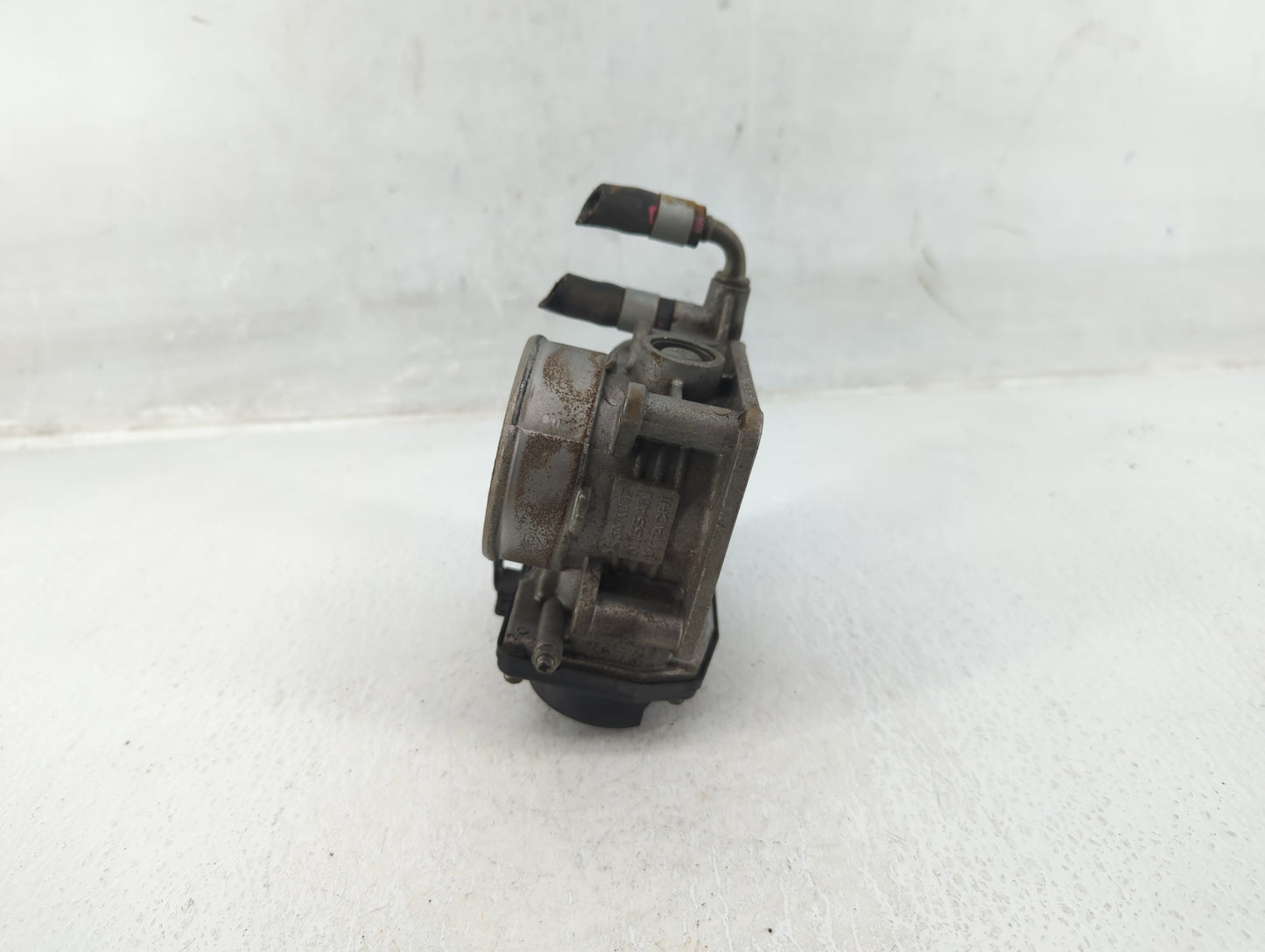2011-2015 Nissan Rogue Throttle Body P/N:RME60-15 Fits Fits 2011 2012 2013 2014 2015 OEM Used Auto Parts - Oemusedautoparts1