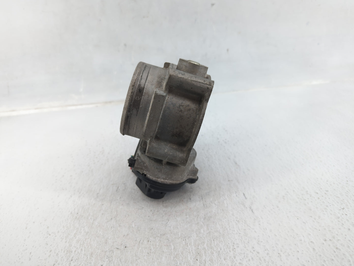 2011-2015 Nissan Rogue Throttle Body P/N:022007 7T4E-EB 070510118322 Fits Fits 2011 2012 2013 2014 2015 OEM Used Auto Parts 