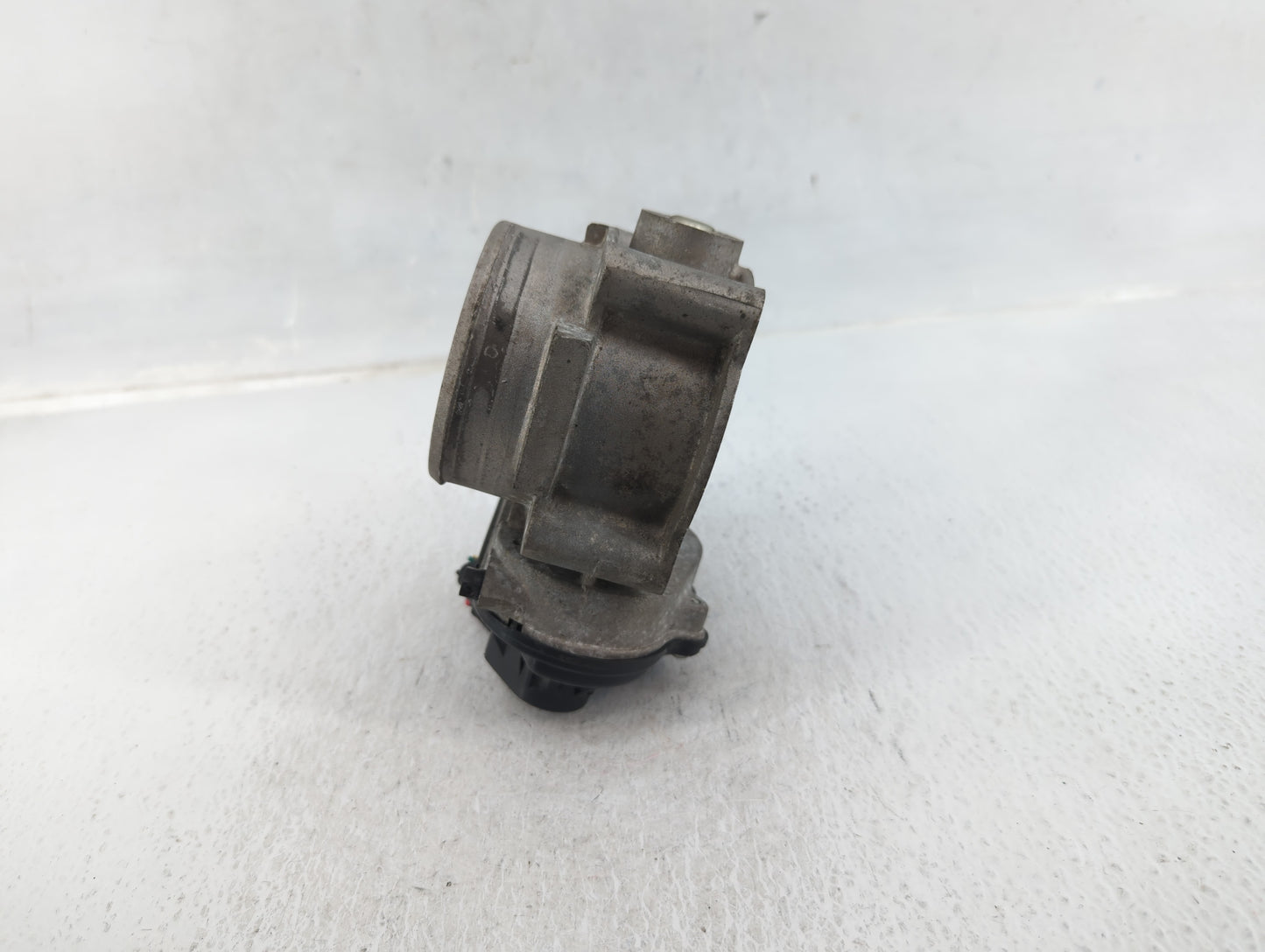 2011-2015 Nissan Rogue Throttle Body P/N:022007 7T4E-EB 070510118322 Fits Fits 2011 2012 2013 2014 2015 OEM Used Auto Parts 