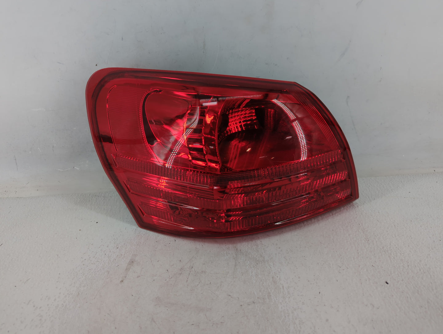 2008-2015 Nissan Rogue Tail Light Assembly Driver Left OEM P/N:DS685-B000L C83 Fits Fits 2008 2009 2010 2011 2012 2013 2014 