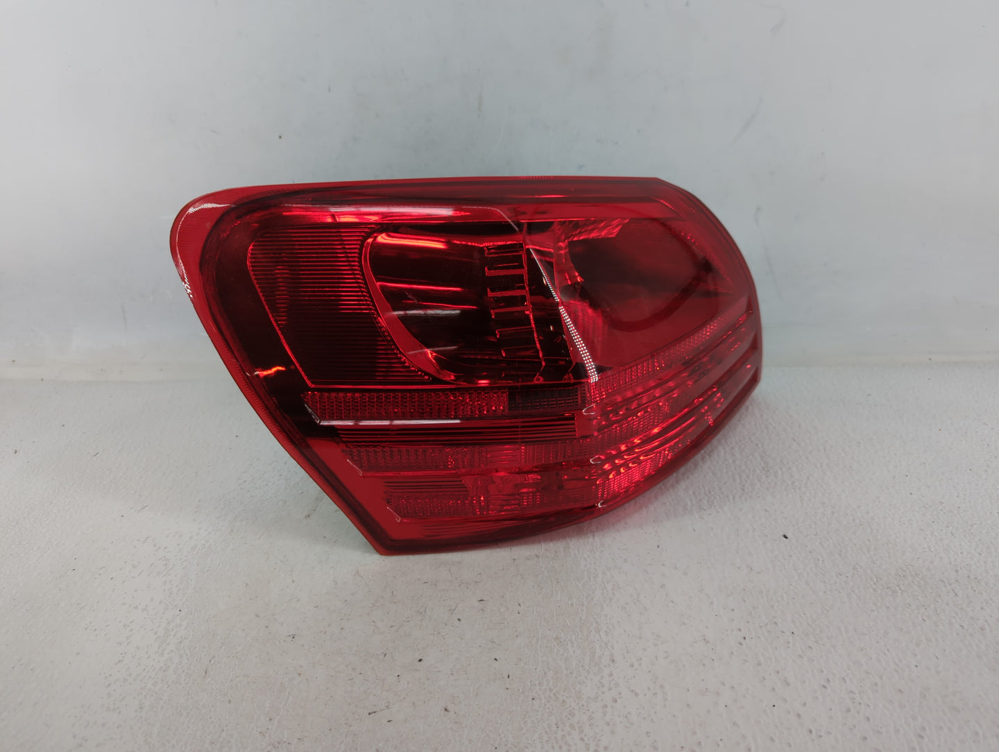 2008-2015 Nissan Rogue Tail Light Assembly Driver Left OEM P/N:DS685-B000L C83 Fits Fits 2008 2009 2010 2011 2012 2013 2014 