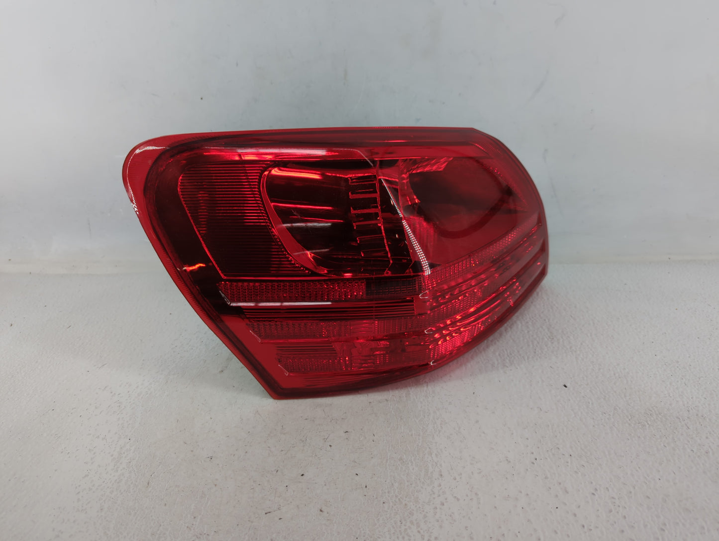 2008-2015 Nissan Rogue Tail Light Assembly Driver Left OEM P/N:DS685-B000L C83 Fits Fits 2008 2009 2010 2011 2012 2013 2014 
