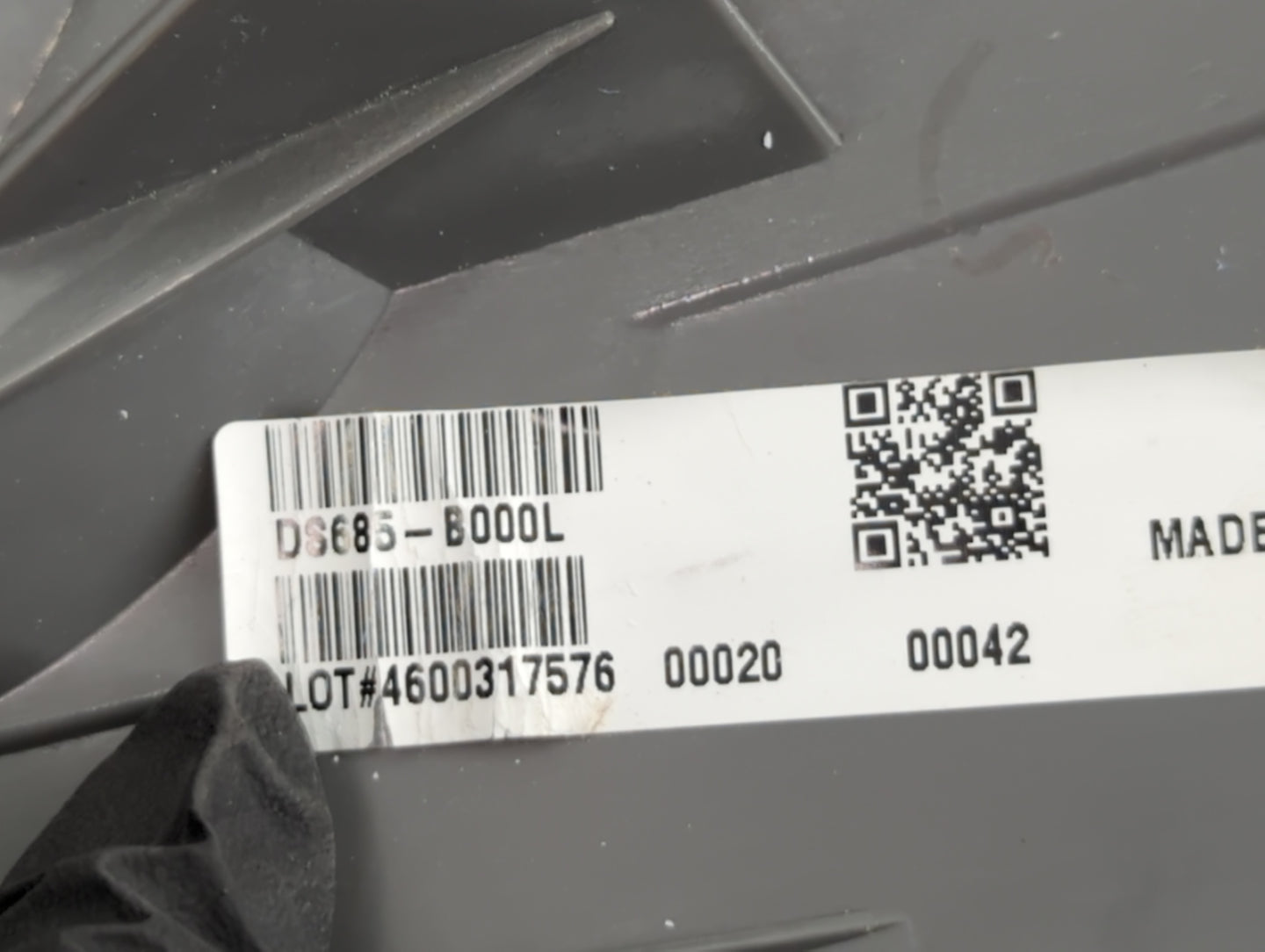 2008-2015 Nissan Rogue Tail Light Assembly Driver Left OEM P/N:DS685-B000L C83 Fits Fits 2008 2009 2010 2011 2012 2013 2014 