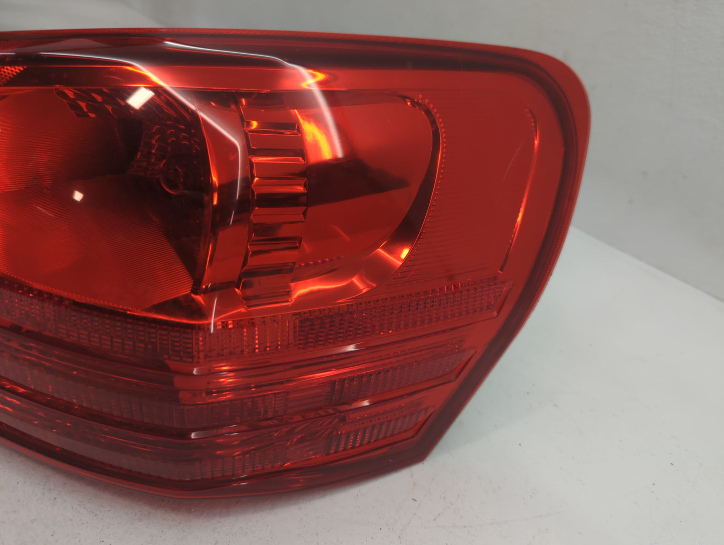 2008-2015 Nissan Rogue Tail Light Assembly Passenger Right OEM Fits Fits 2008 2009 2010 2011 2012 2013 2014 2015 OEM Used Au