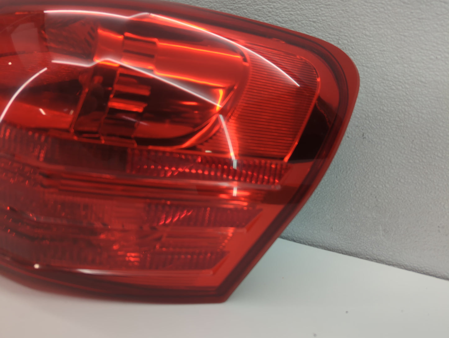 2008-2015 Nissan Rogue Tail Light Assembly Passenger Right OEM Fits Fits 2008 2009 2010 2011 2012 2013 2014 2015 OEM Used Au