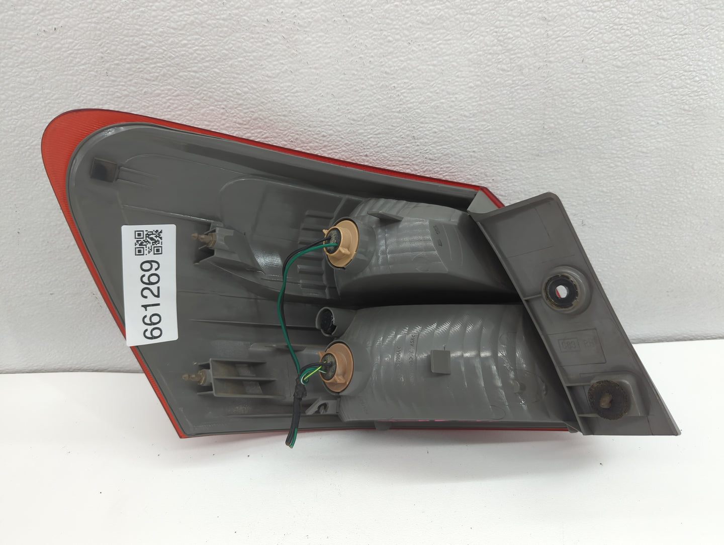2008-2015 Nissan Rogue Tail Light Assembly Passenger Right OEM Fits Fits 2008 2009 2010 2011 2012 2013 2014 2015 OEM Used Au