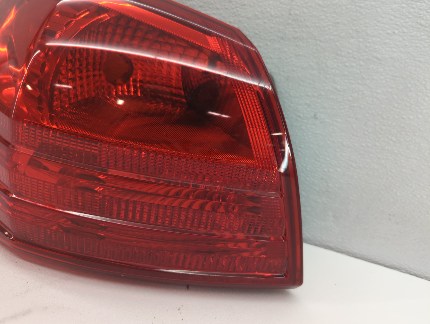 2008-2015 Nissan Rogue Tail Light Assembly Driver Left OEM P/N:C83 LH Fits Fits 2008 2009 2010 2011 2012 2013 2014 2015 OEM 
