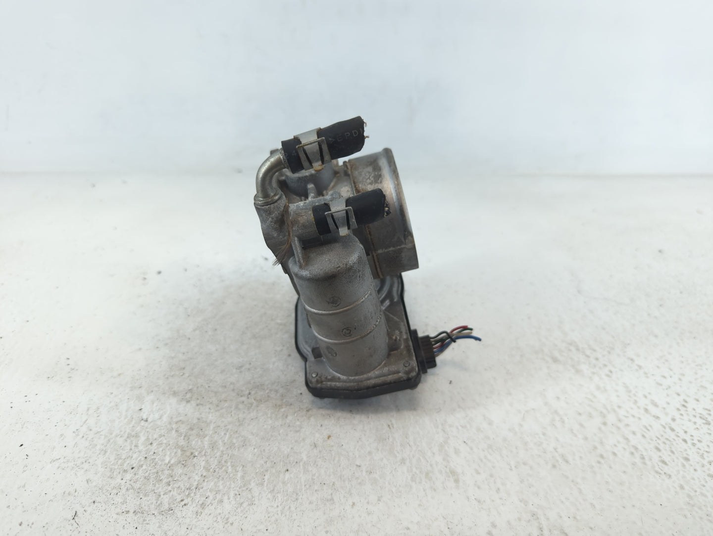 2011-2015 Nissan Rogue Throttle Body P/N:RME60-15 Fits Fits 2011 2012 2013 2014 2015 OEM Used Auto Parts - Oemusedautoparts1