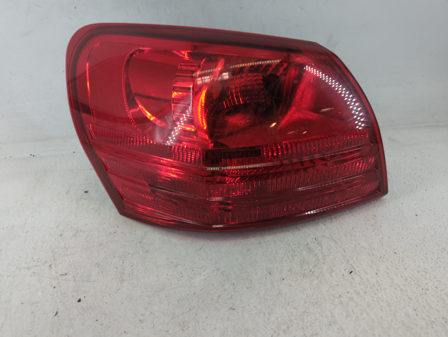 2008-2015 Nissan Rogue Tail Light Assembly Driver Left OEM Fits Fits 2008 2009 2010 2011 2012 2013 2014 2015 OEM Used Auto P