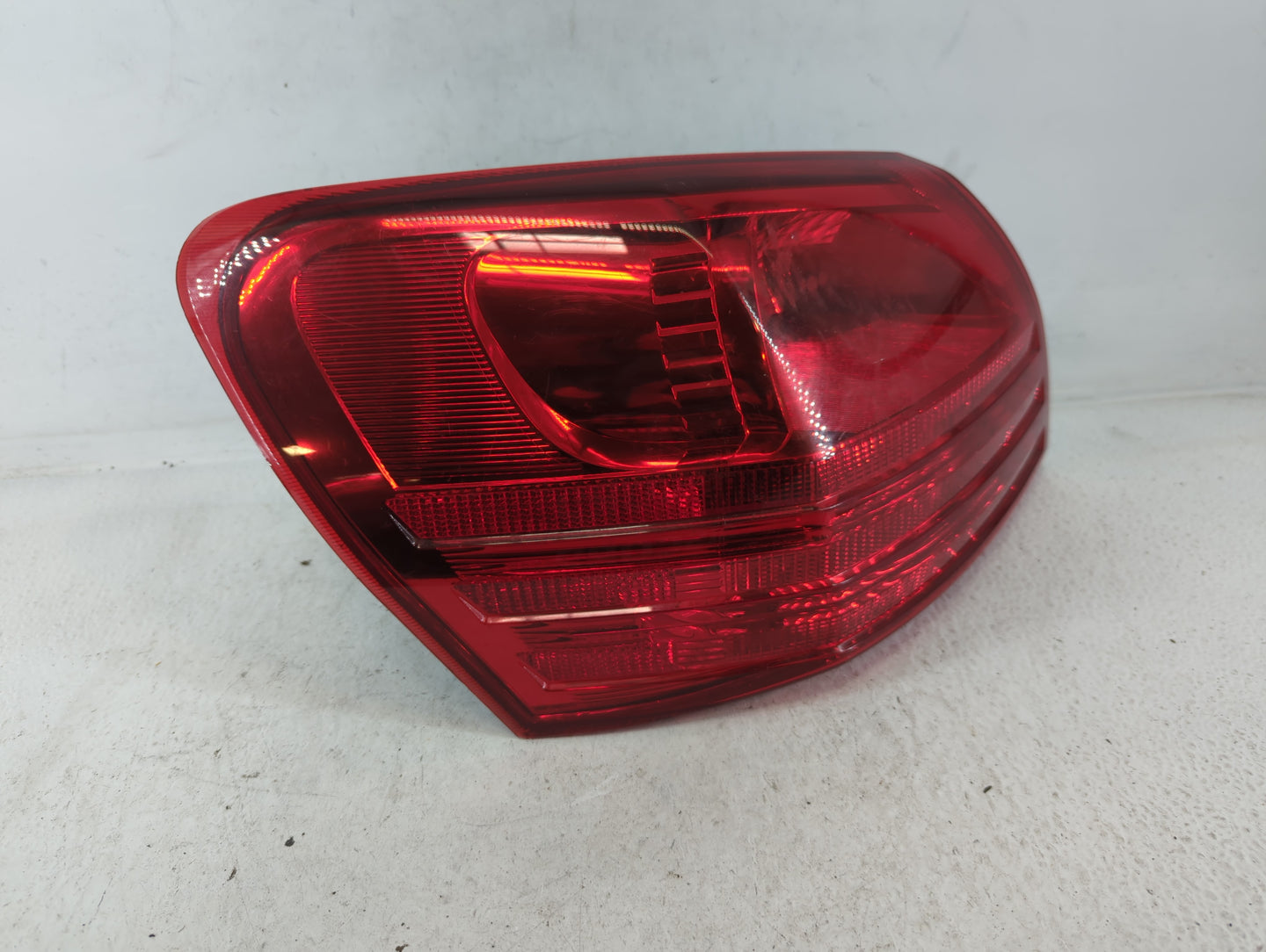 2008-2015 Nissan Rogue Tail Light Assembly Driver Left OEM Fits Fits 2008 2009 2010 2011 2012 2013 2014 2015 OEM Used Auto P