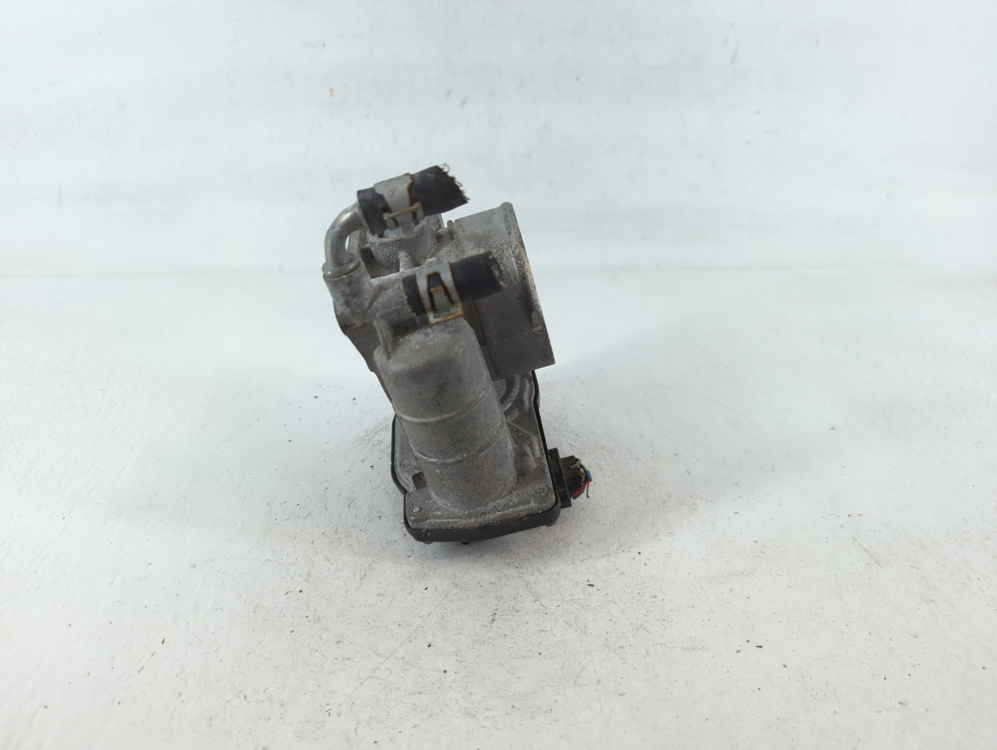 2011-2015 Nissan Rogue Throttle Body P/N:2206S RME60-15 Fits Fits 2011 2012 2013 2014 2015 OEM Used Auto Parts - Oemusedauto