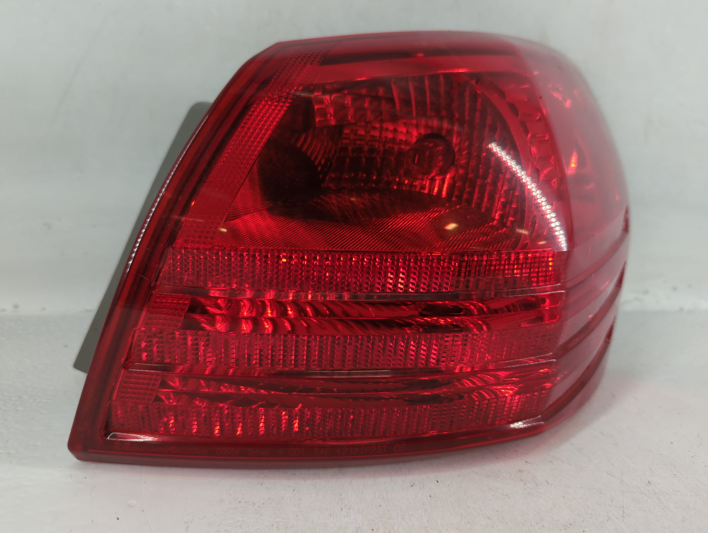 2008-2015 Nissan Rogue Tail Light Assembly Passenger Right OEM Fits Fits 2008 2009 2010 2011 2012 2013 2014 2015 OEM Used Au