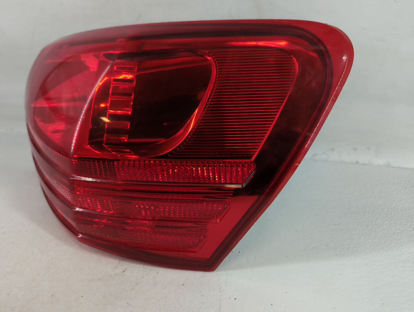 2008-2015 Nissan Rogue Tail Light Assembly Passenger Right OEM Fits Fits 2008 2009 2010 2011 2012 2013 2014 2015 OEM Used Au