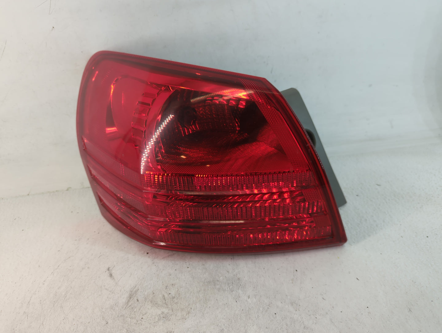2008-2015 Nissan Rogue Tail Light Assembly Driver Left OEM Fits Fits 2008 2009 2010 2011 2012 2013 2014 2015 OEM Used Auto P
