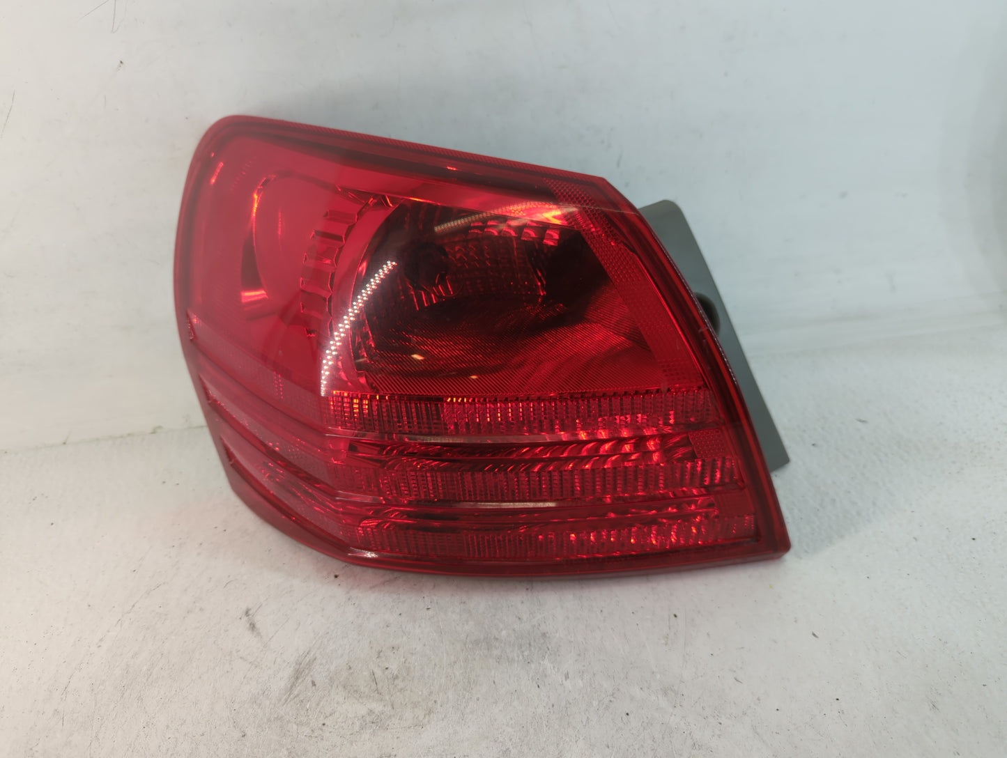 2008-2015 Nissan Rogue Tail Light Assembly Driver Left OEM Fits Fits 2008 2009 2010 2011 2012 2013 2014 2015 OEM Used Auto P
