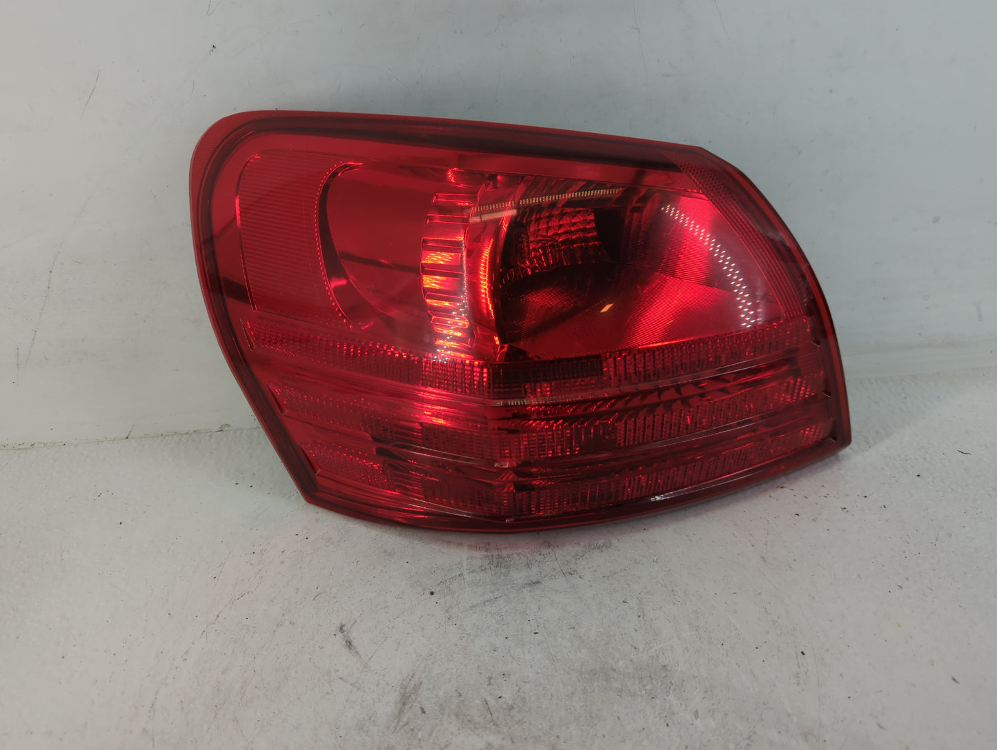 2008-2015 Nissan Rogue Tail Light Assembly Driver Left OEM Fits Fits 2008 2009 2010 2011 2012 2013 2014 2015 OEM Used Auto P
