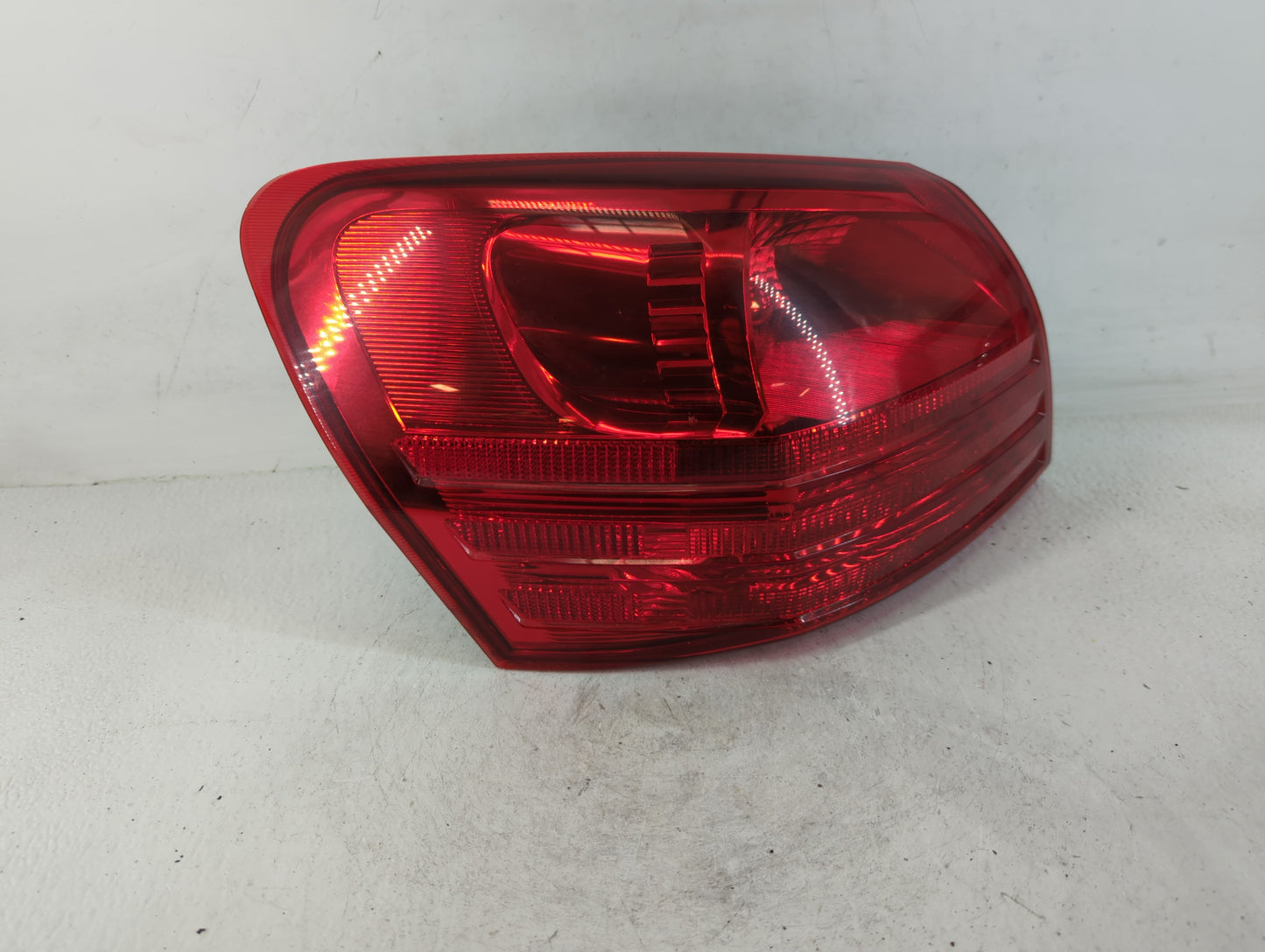 2008-2015 Nissan Rogue Tail Light Assembly Driver Left OEM Fits Fits 2008 2009 2010 2011 2012 2013 2014 2015 OEM Used Auto P