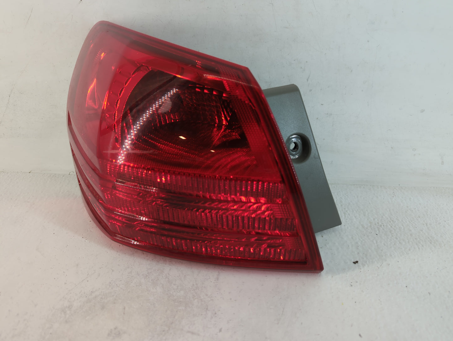 2008-2015 Nissan Rogue Tail Light Assembly Driver Left OEM Fits Fits 2008 2009 2010 2011 2012 2013 2014 2015 OEM Used Auto P