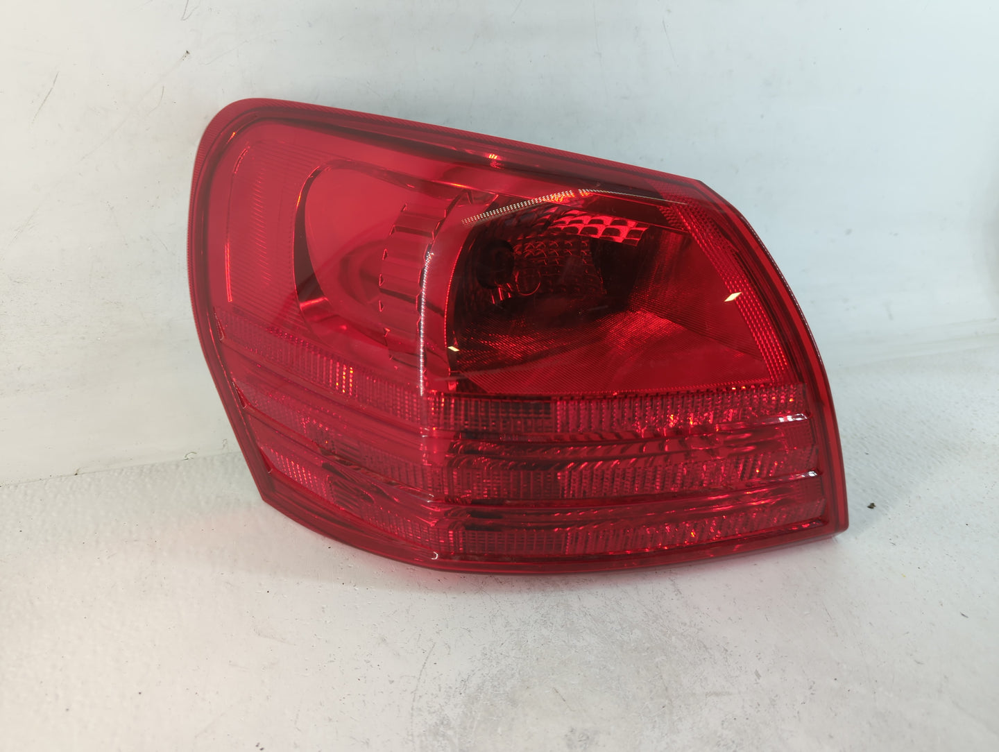 2008-2015 Nissan Rogue Tail Light Assembly Driver Left OEM Fits Fits 2008 2009 2010 2011 2012 2013 2014 2015 OEM Used Auto P