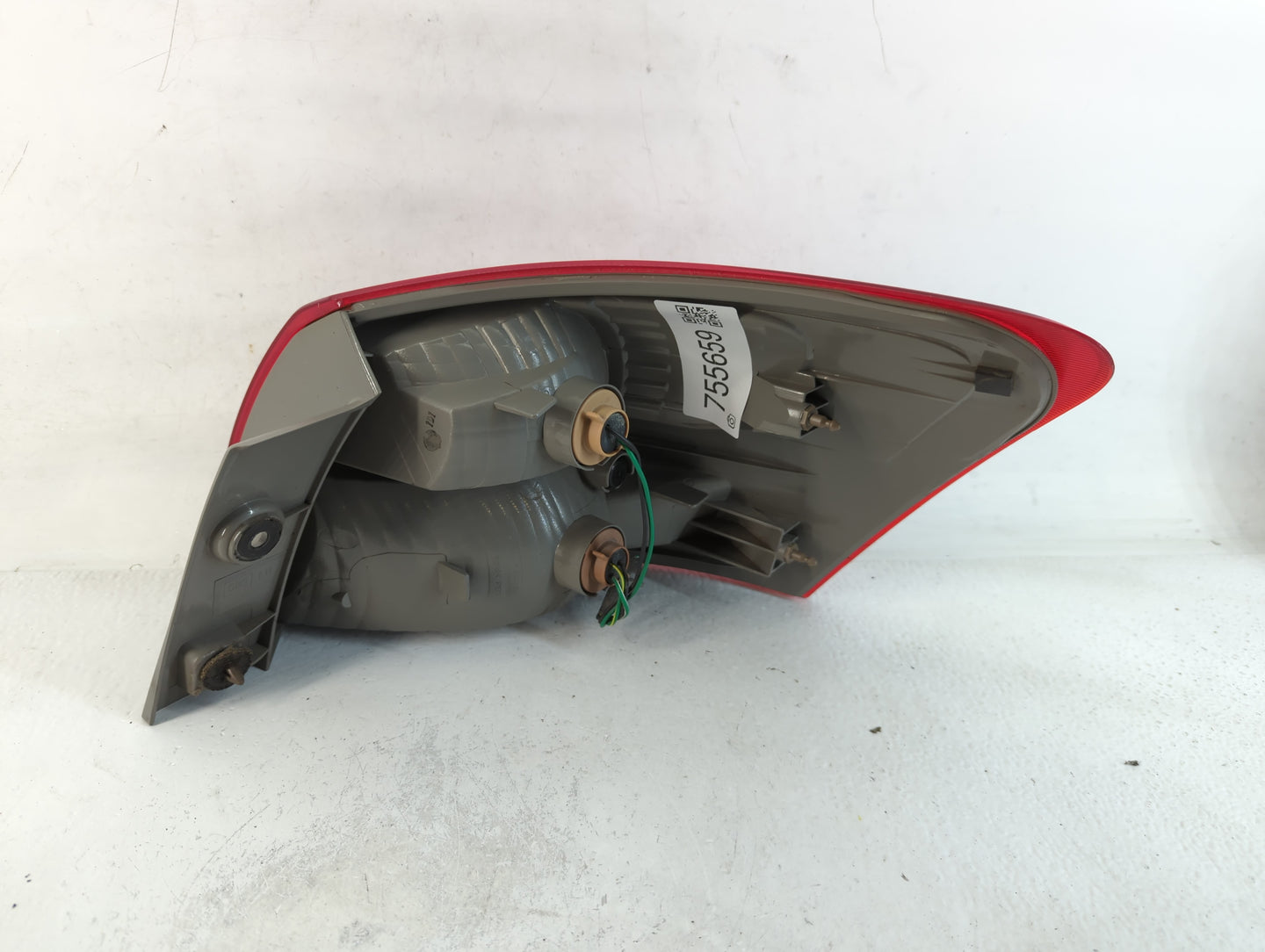 2008-2015 Nissan Rogue Tail Light Assembly Driver Left OEM Fits Fits 2008 2009 2010 2011 2012 2013 2014 2015 OEM Used Auto P