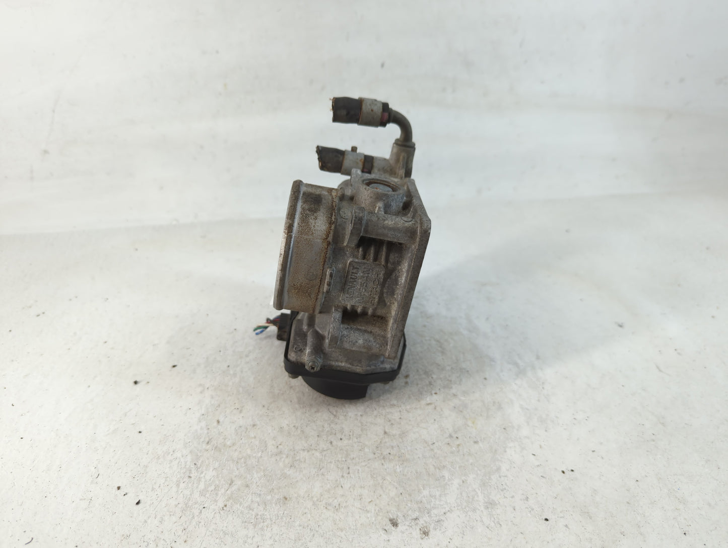 2011-2015 Nissan Rogue Throttle Body P/N:RME60-15 Fits Fits 2011 2012 2013 2014 2015 OEM Used Auto Parts - Oemusedautoparts1