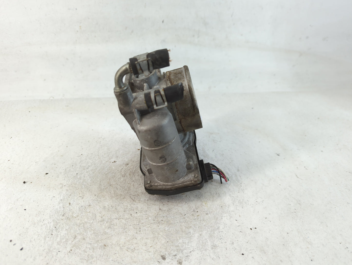 2011-2015 Nissan Rogue Throttle Body P/N:RME60-15 Fits Fits 2011 2012 2013 2014 2015 OEM Used Auto Parts - Oemusedautoparts1