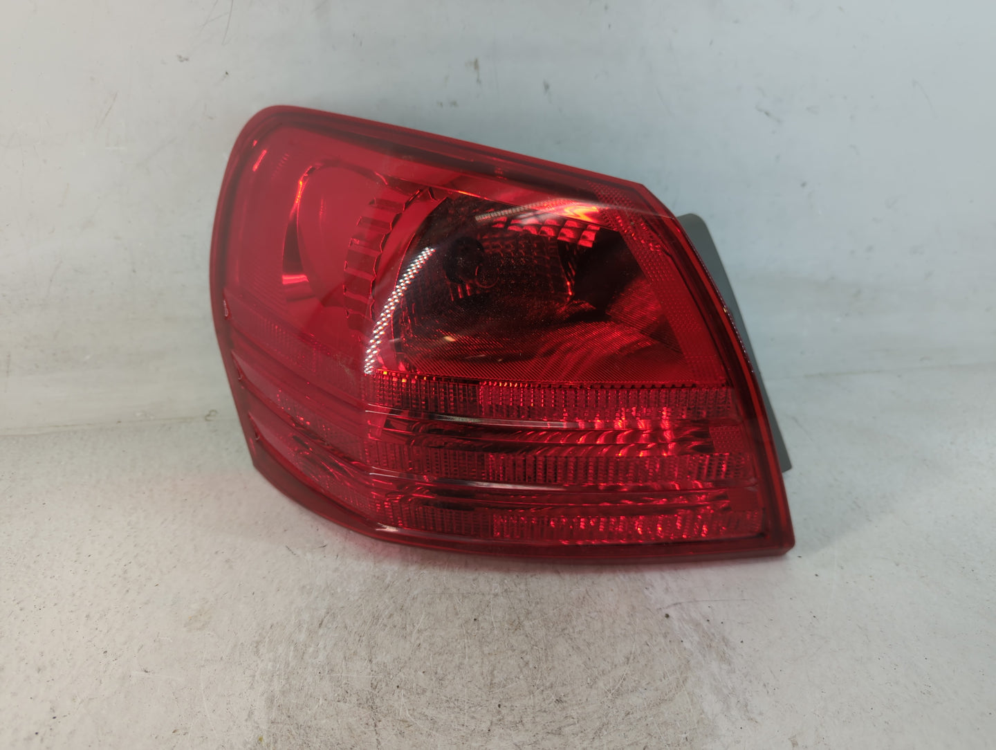 2008-2015 Nissan Rogue Tail Light Assembly Driver Left OEM Fits Fits 2008 2009 2010 2011 2012 2013 2014 2015 OEM Used Auto P