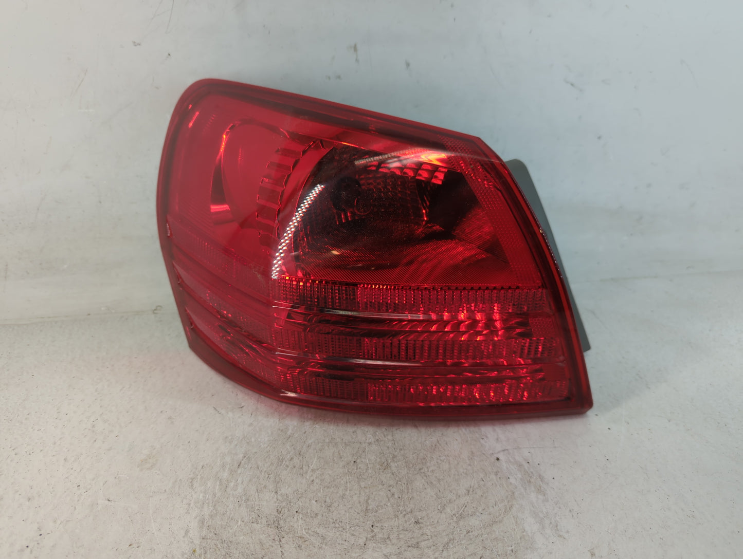2008-2015 Nissan Rogue Tail Light Assembly Driver Left OEM Fits Fits 2008 2009 2010 2011 2012 2013 2014 2015 OEM Used Auto P
