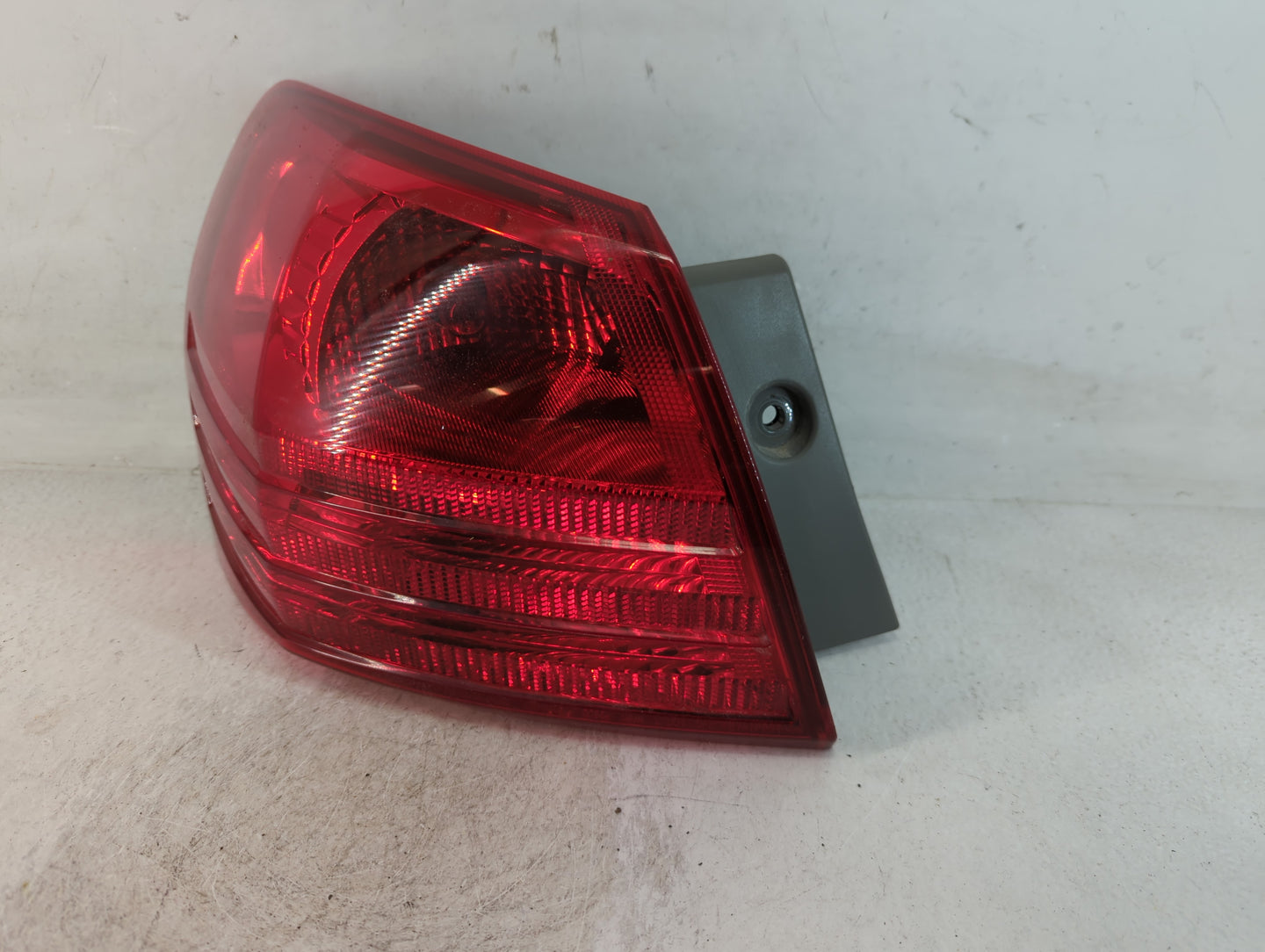 2008-2015 Nissan Rogue Tail Light Assembly Driver Left OEM Fits Fits 2008 2009 2010 2011 2012 2013 2014 2015 OEM Used Auto P