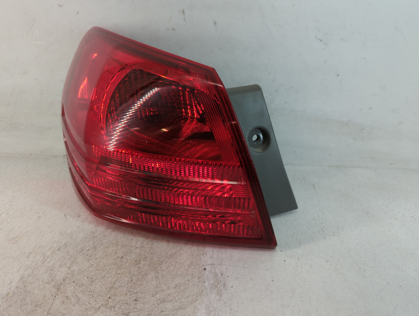 2008-2015 Nissan Rogue Tail Light Assembly Driver Left OEM Fits Fits 2008 2009 2010 2011 2012 2013 2014 2015 OEM Used Auto P