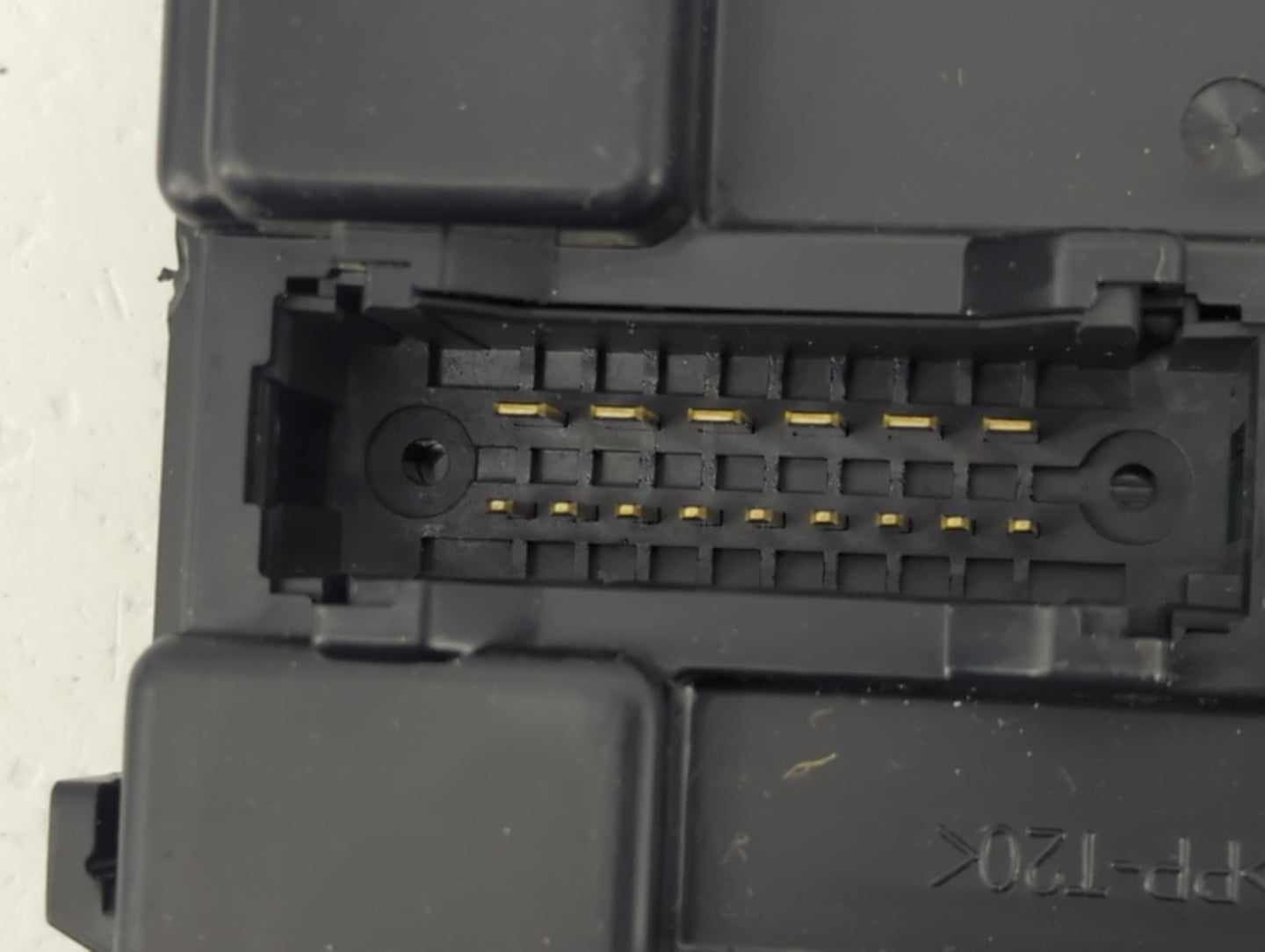 2010-2014 Nissan Rogue Body Control Module Bcm Inner Cabin Fuse Box - Oemusedautoparts1.com