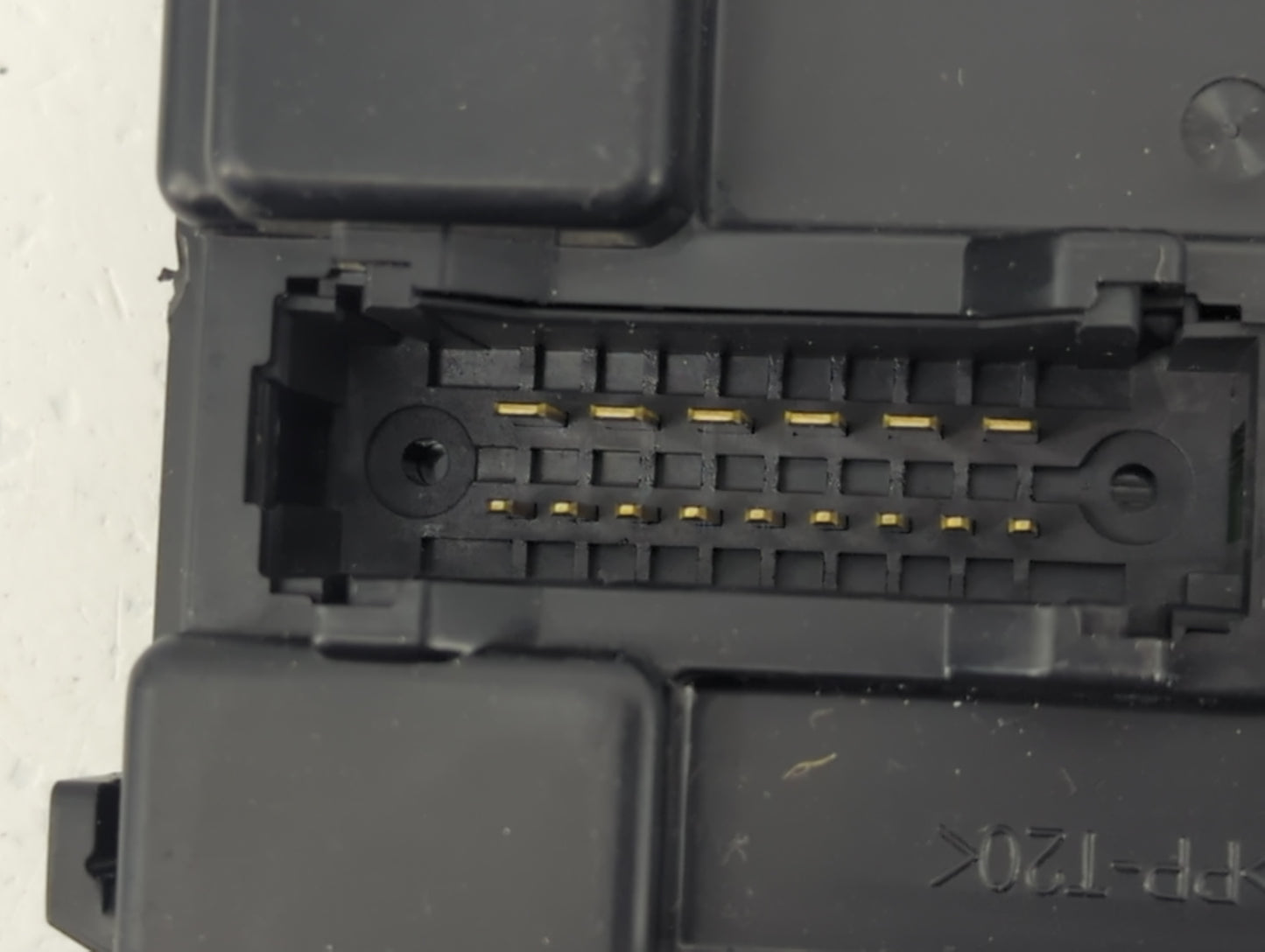 2010-2014 Nissan Rogue Body Control Module Bcm Inner Cabin Fuse Box - Oemusedautoparts1.com