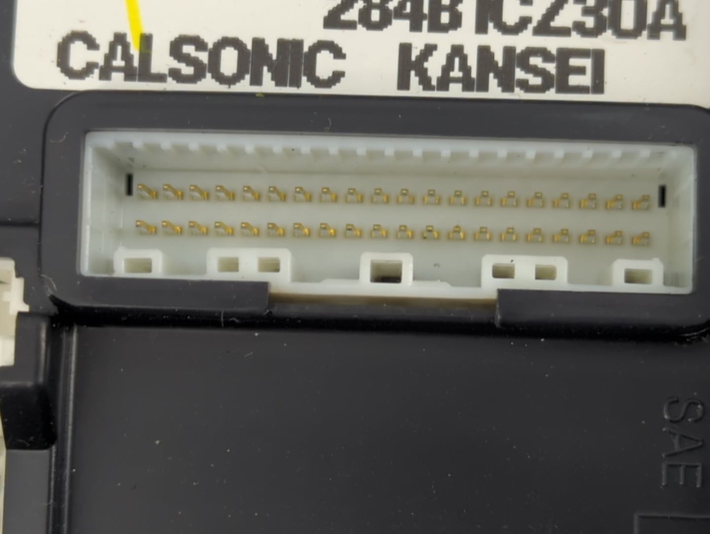 2010-2014 Nissan Rogue Body Control Module Bcm Inner Cabin Fuse Box - Oemusedautoparts1.com