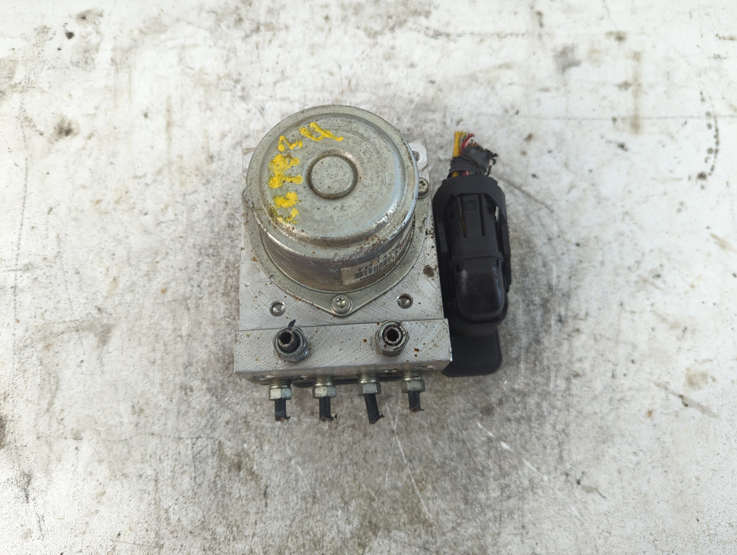 2012-2015 Nissan Rogue ABS Pump Control Module Replacement P/N:TD8405 Fits Fits 2012 2013 2014 2015 OEM Used Auto Parts - Oe