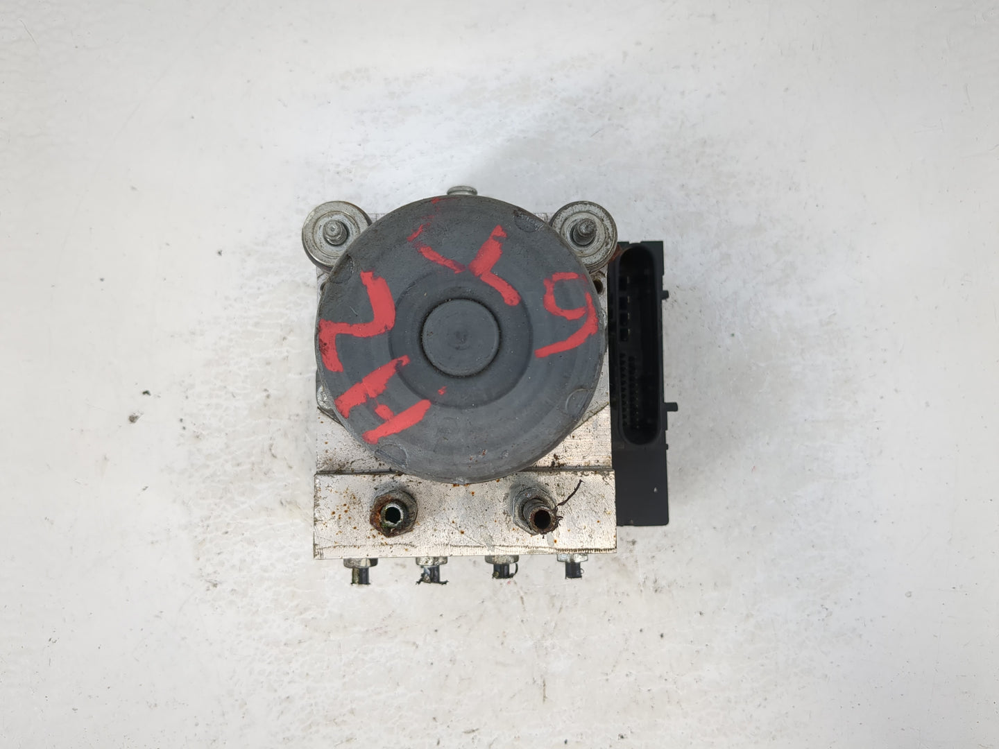 2012 Nissan Sentra ABS Pump Control Module Replacement P/N:47660 9AF0A Fits OEM Used Auto Parts - Oemusedautoparts1.com