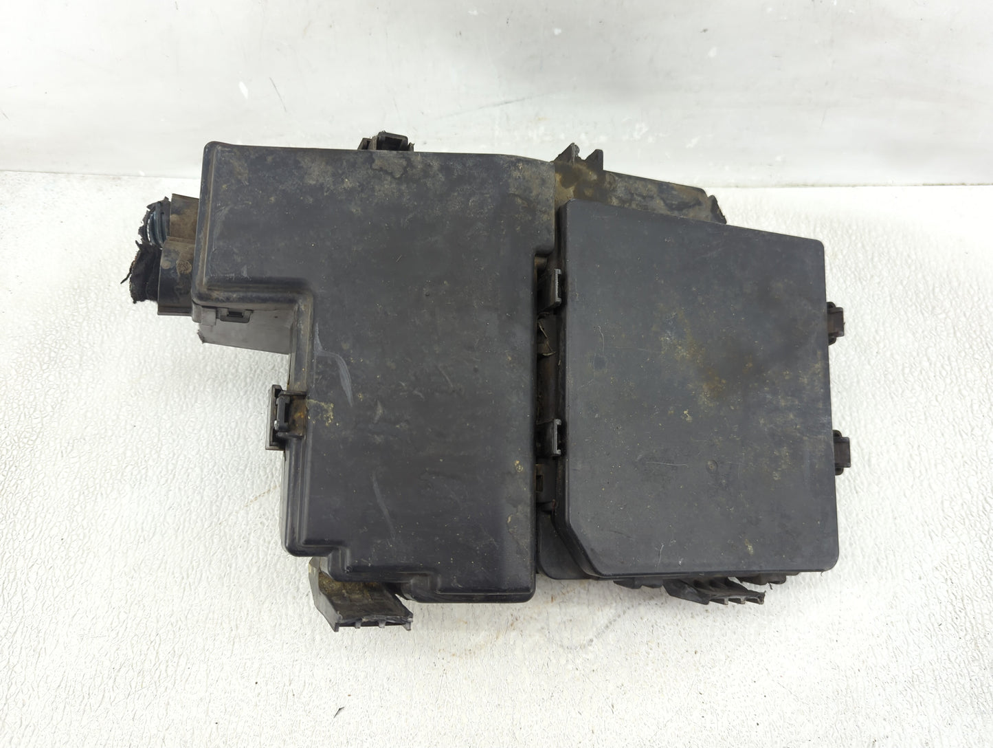 2007-2012 Nissan Sentra Fusebox Fuse Box Panel Relay Module P/N:284B8 ET000 Fits Fits 2007 2008 2009 2010 2011 2012 OEM Used
