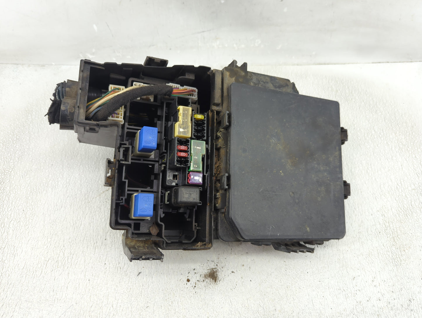 2007-2012 Nissan Sentra Fusebox Fuse Box Panel Relay Module P/N:284B8 ET000 Fits Fits 2007 2008 2009 2010 2011 2012 OEM Used