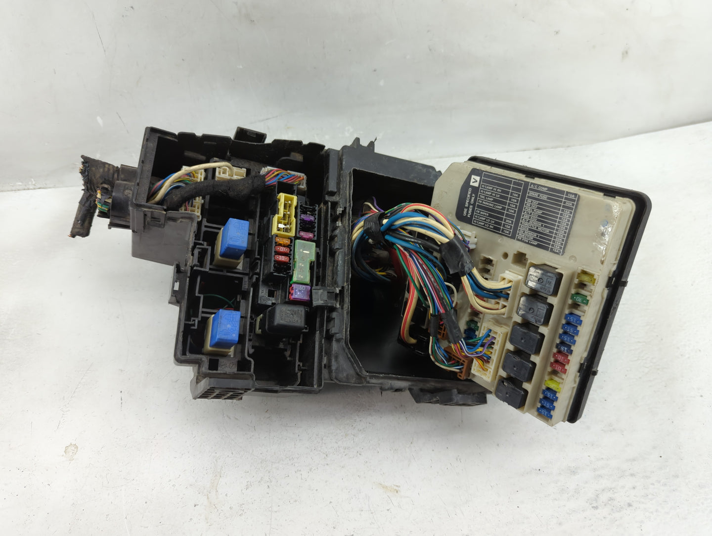 2007-2012 Nissan Sentra Fusebox Fuse Box Panel Relay Module Fits Fits 2007 2008 2009 2010 2011 2012 OEM Used Auto Parts - Oe