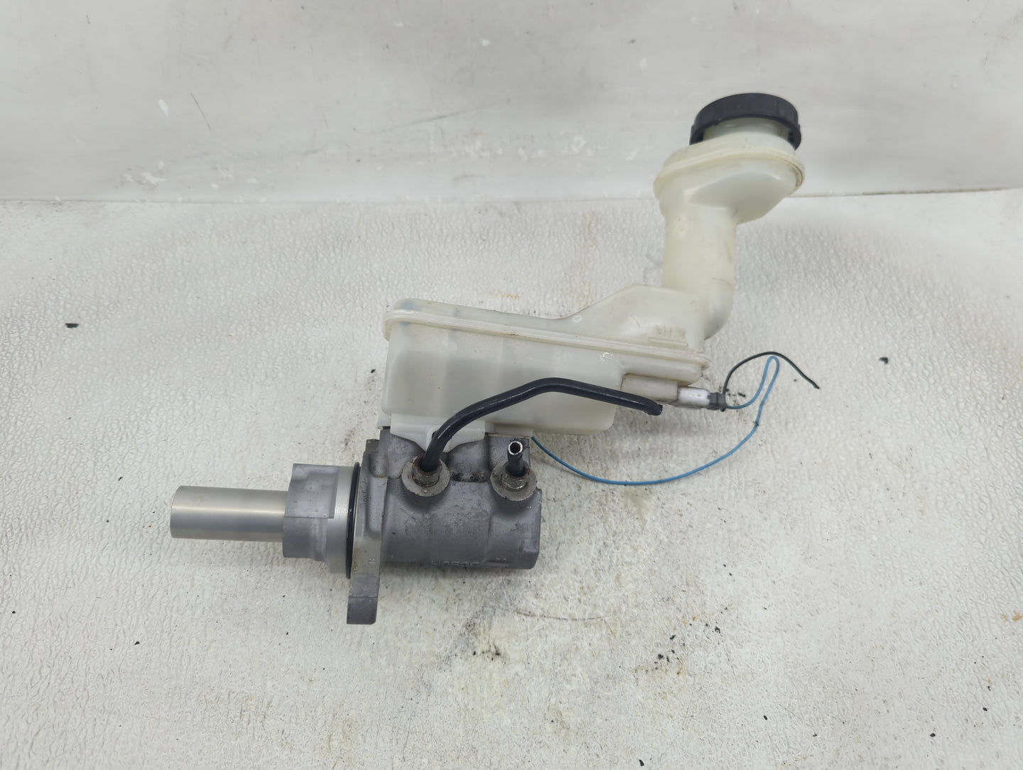 2010-2012 Nissan Sentra Brake Master Cylinder - Oemusedautoparts1.com