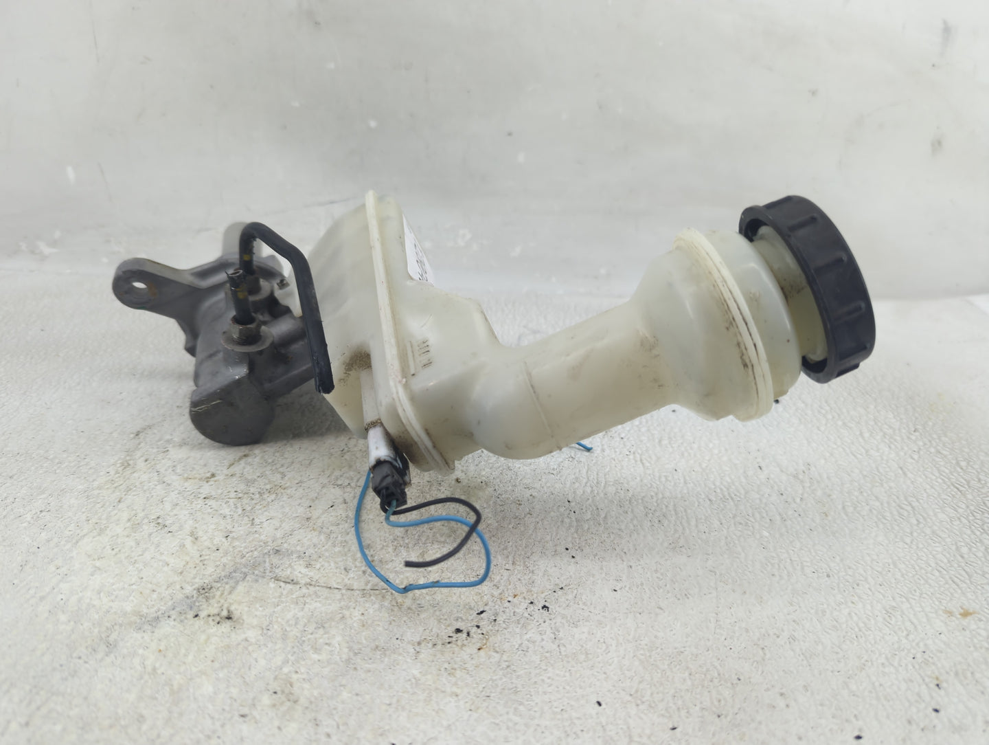 2010-2012 Nissan Sentra Brake Master Cylinder - Oemusedautoparts1.com
