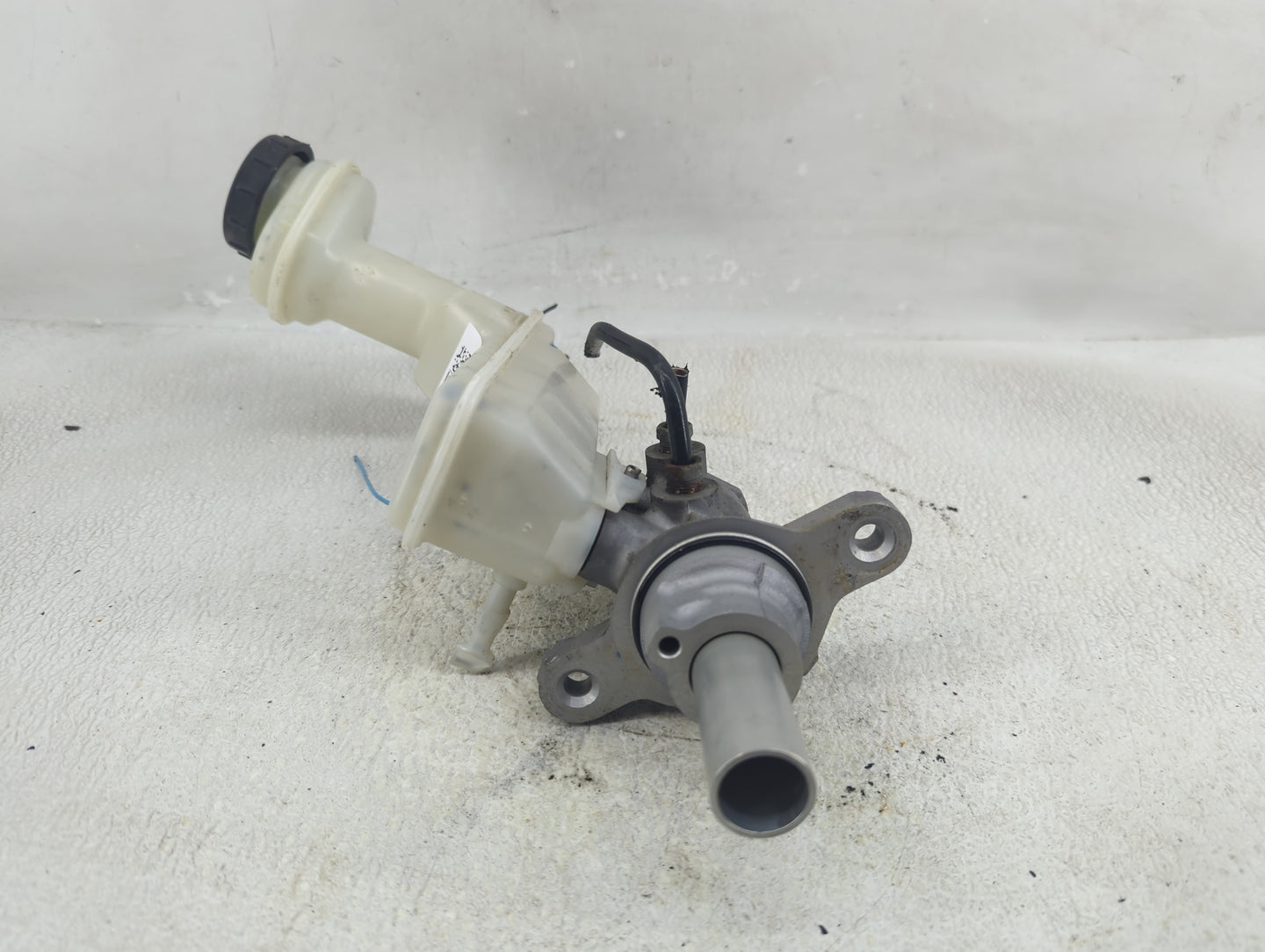 2010-2012 Nissan Sentra Brake Master Cylinder - Oemusedautoparts1.com