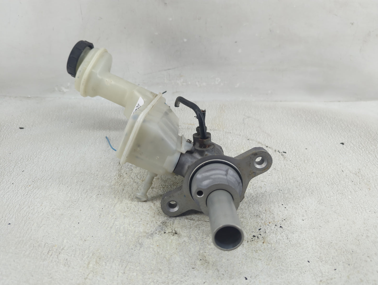 2010-2012 Nissan Sentra Brake Master Cylinder - Oemusedautoparts1.com